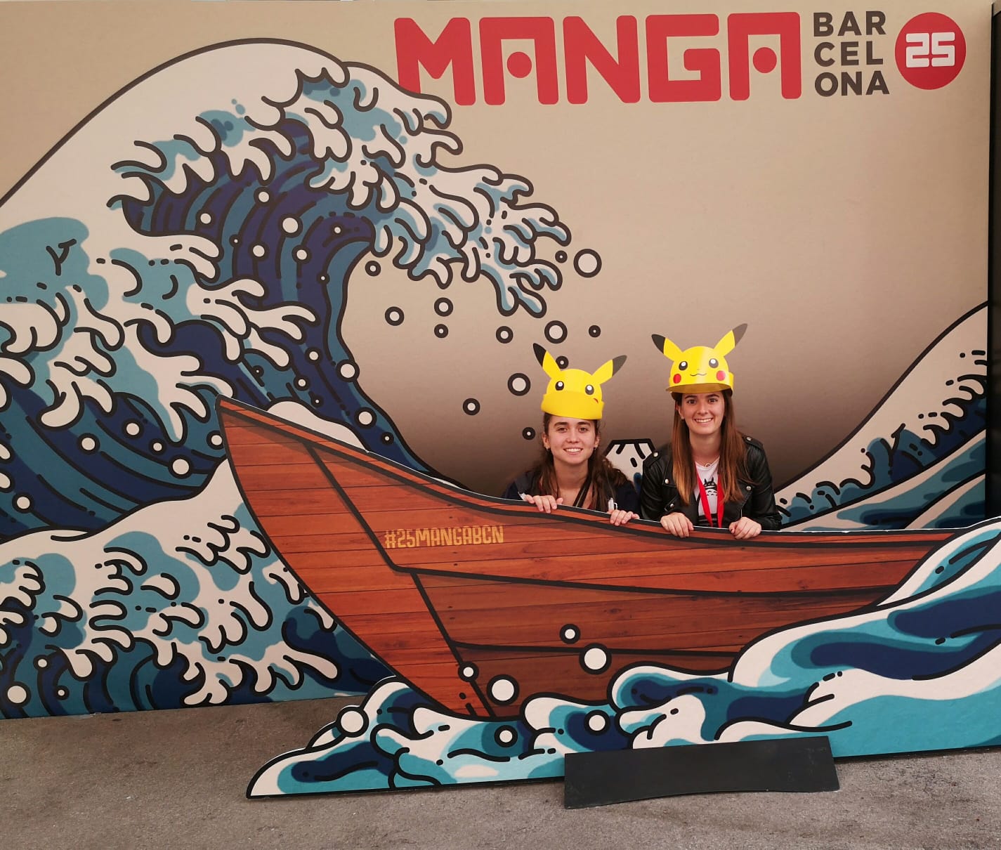 Alba y Judit en salon del manga